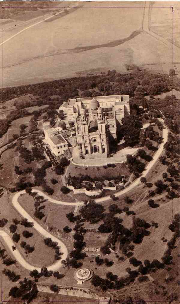 Photo J.M. Canicave
